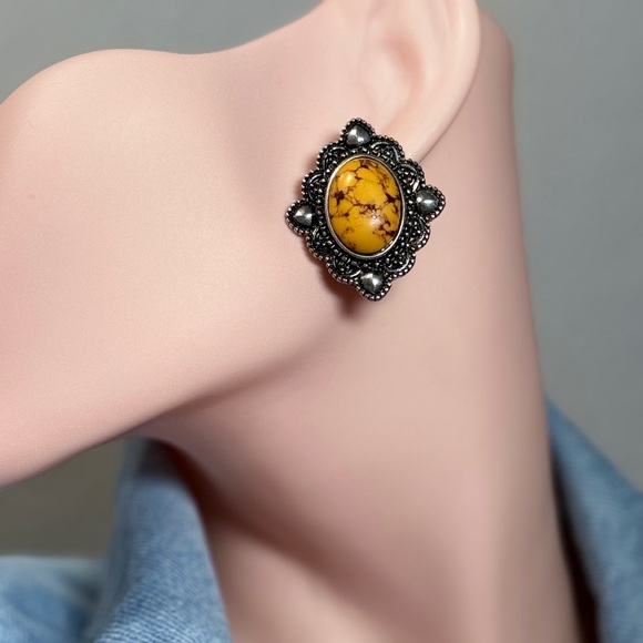 🔥 Western Yellow Ornament Earrings  💫 - Picture 6 of 6